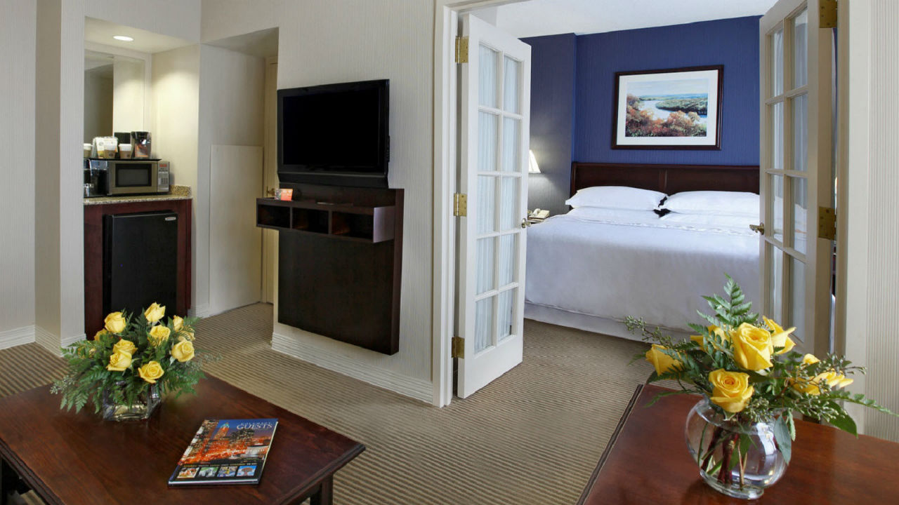 Sheraton Suites Columbus Worthington Exterior photo
